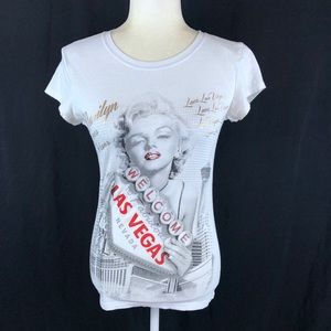 E&B Marilyn Monroe Graphic Top
